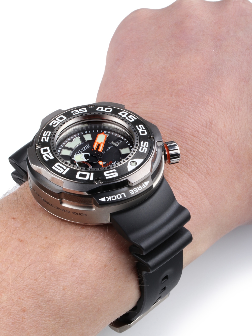 CITIZEN Mod. BN7020-09E
